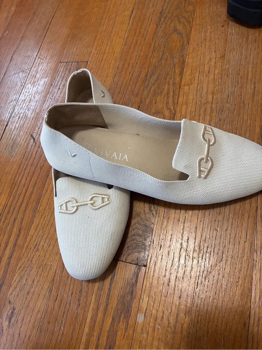 Vivaia Eillen Round-Toe Embroidered Flat Loafers size 10